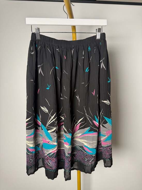 Unknown Dresses & Skirts - Vintage 1980s Black Pleated Floral Print Midi Skirt with Elastic Waist